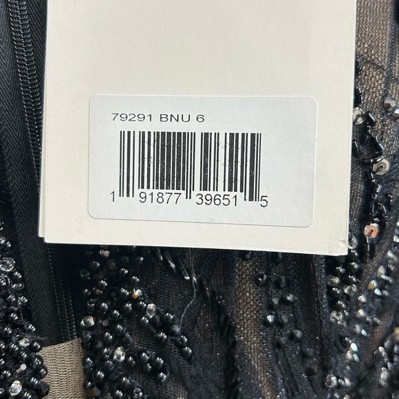 MAC DUGGAL 79291 NWT Beaded Illusion Long Sleeve Plunge Neck Gown - Picture 8 of 9